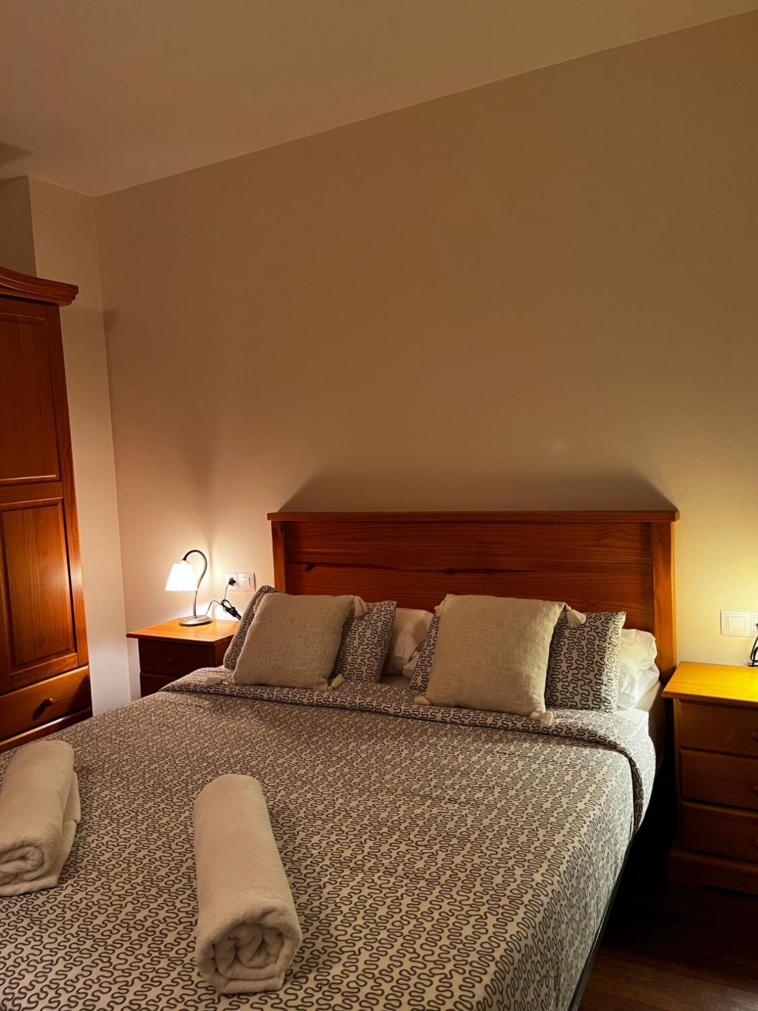 Luxury House Valencia D'Aneu Apartment Bagian luar foto