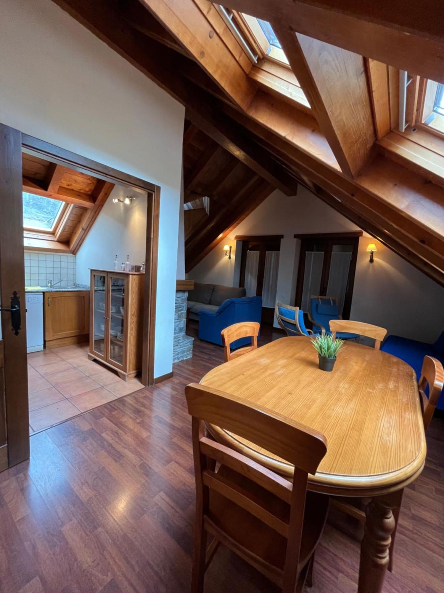 Luxury House Valencia D'Aneu Apartment Bagian luar foto