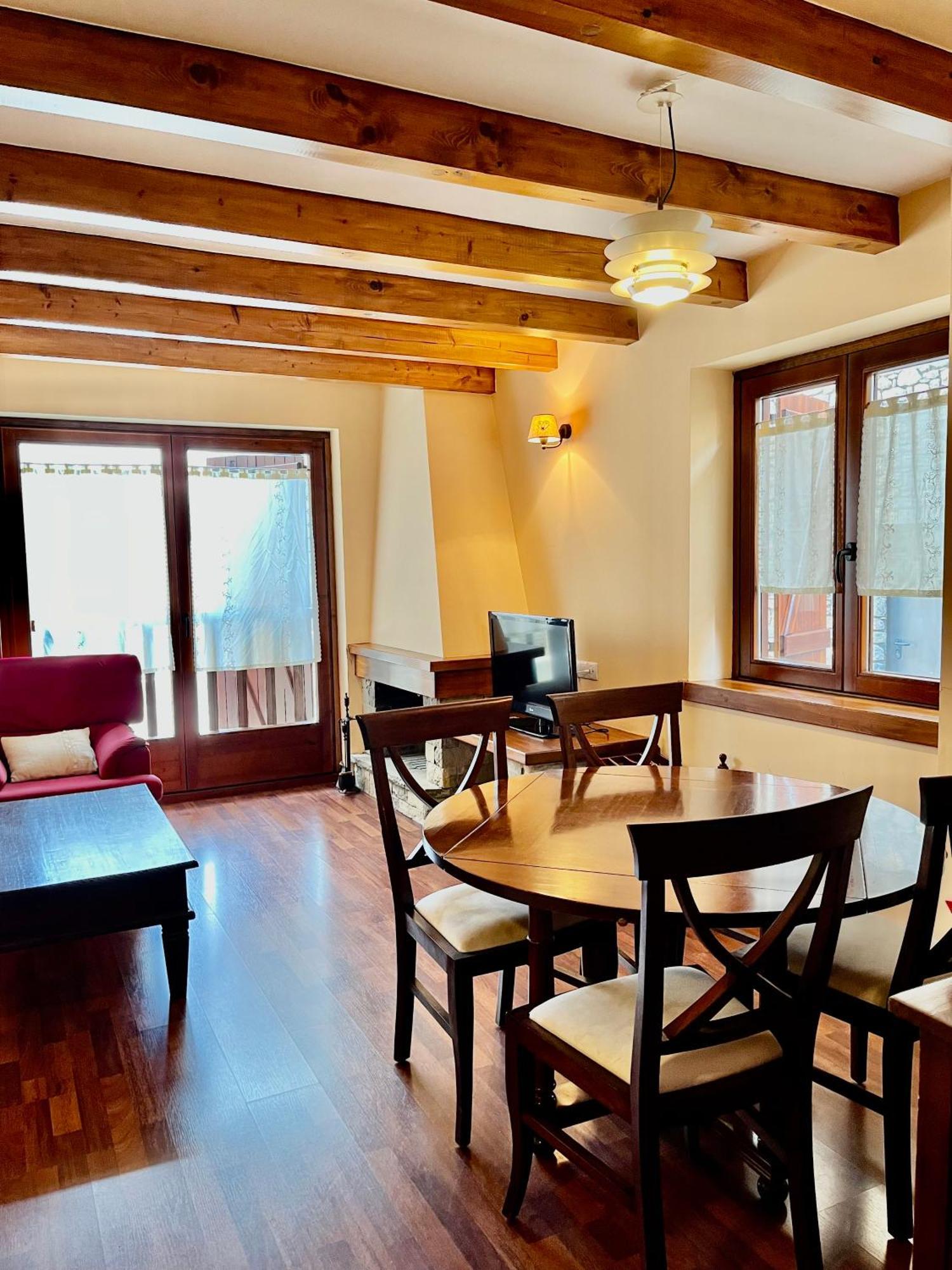 Luxury House Valencia D'Aneu Apartment Bagian luar foto