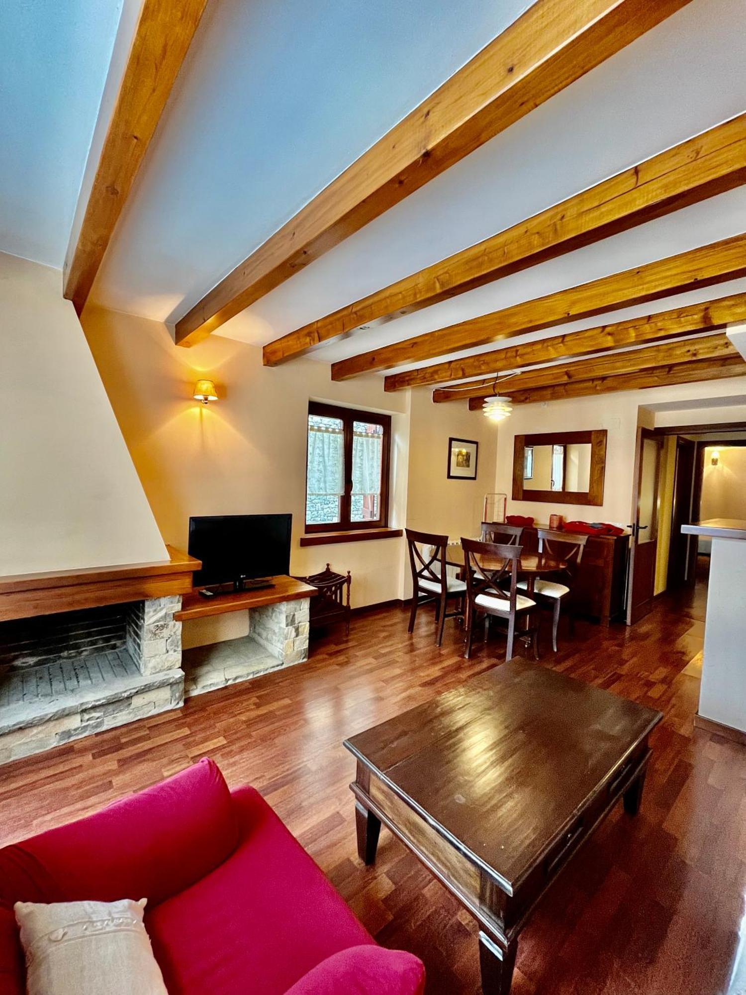 Luxury House Valencia D'Aneu Apartment Bagian luar foto