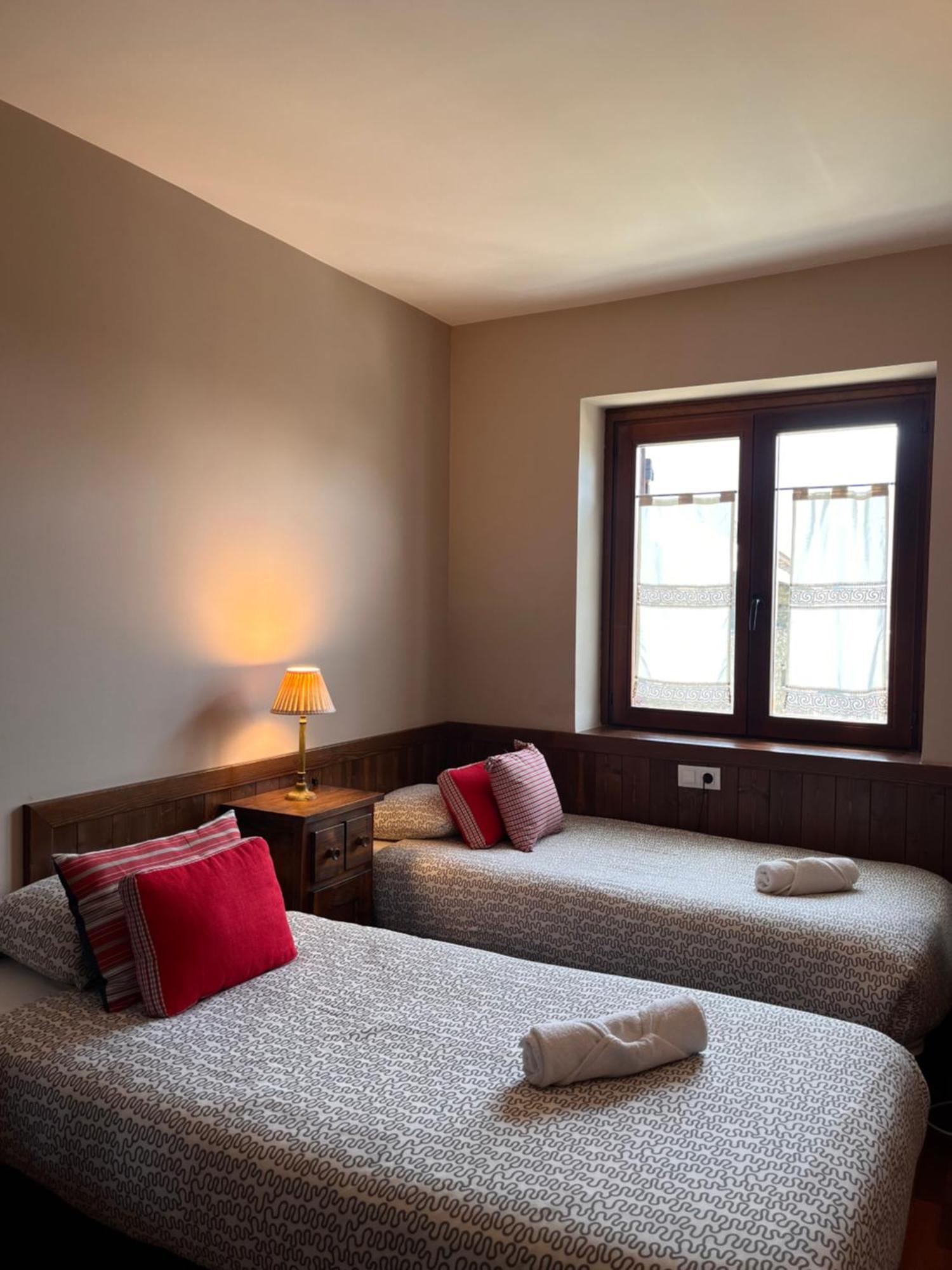 Luxury House Valencia D'Aneu Apartment Bagian luar foto