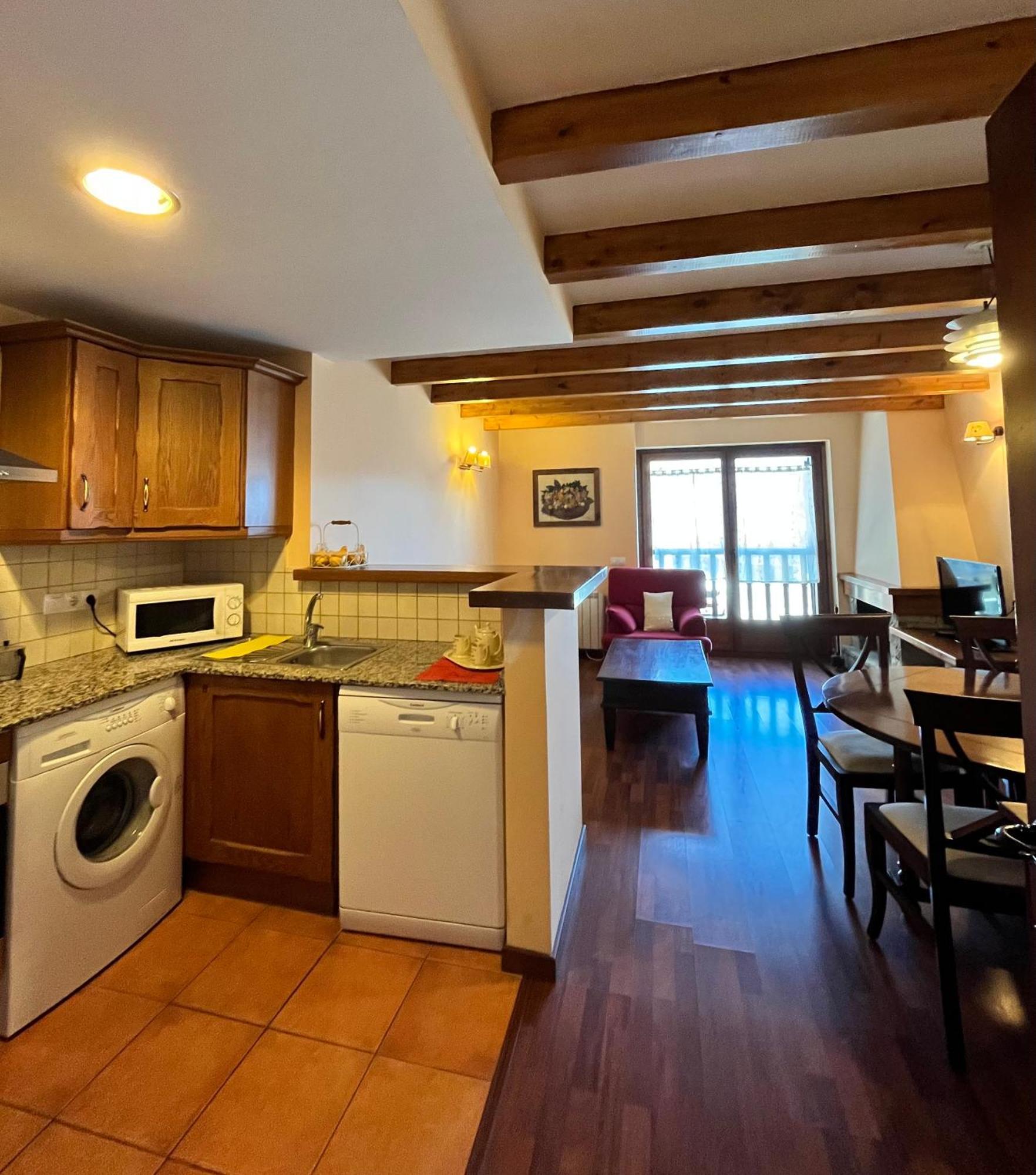 Luxury House Valencia D'Aneu Apartment Bagian luar foto