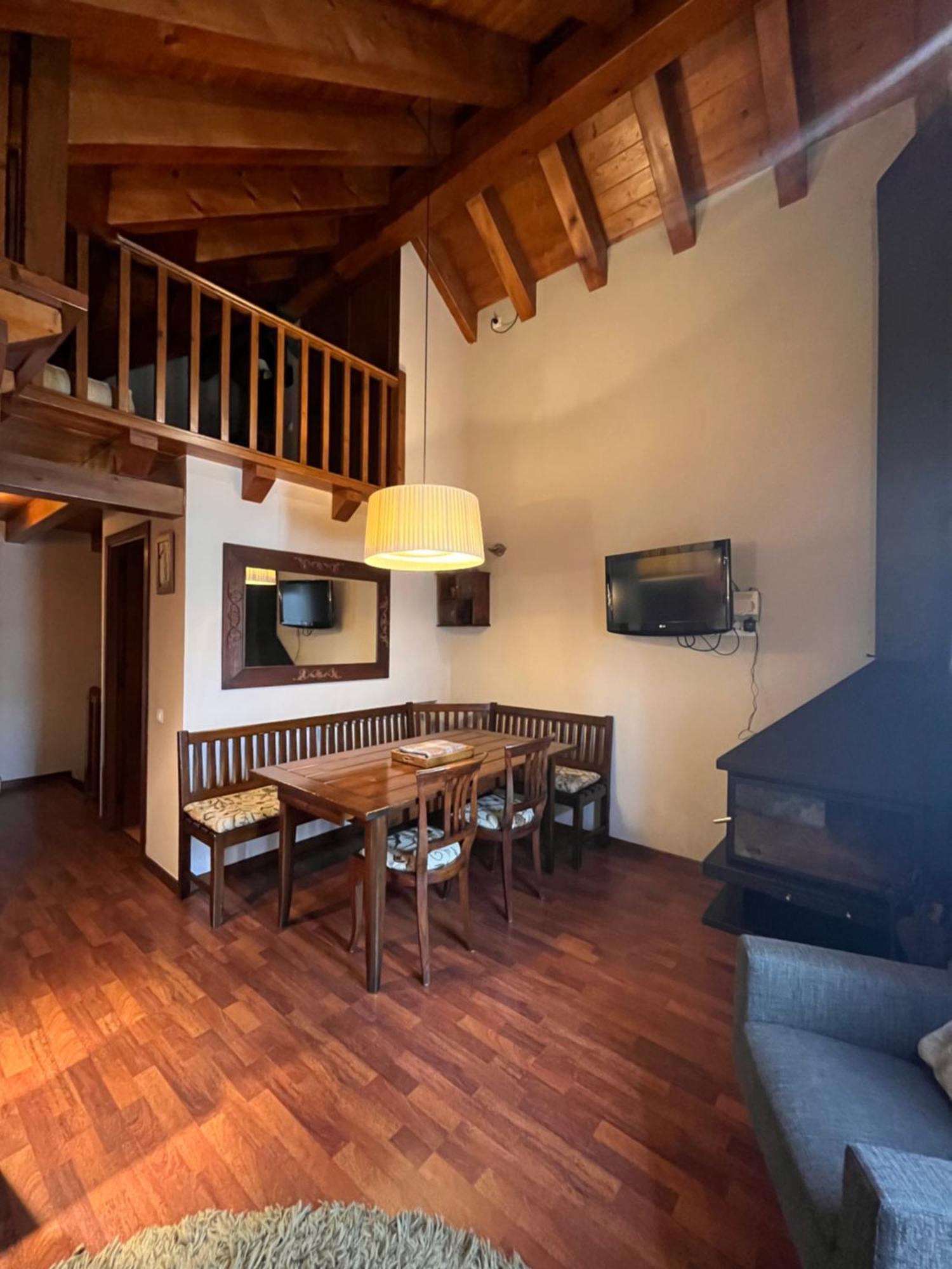Luxury House Valencia D'Aneu Apartment Bagian luar foto
