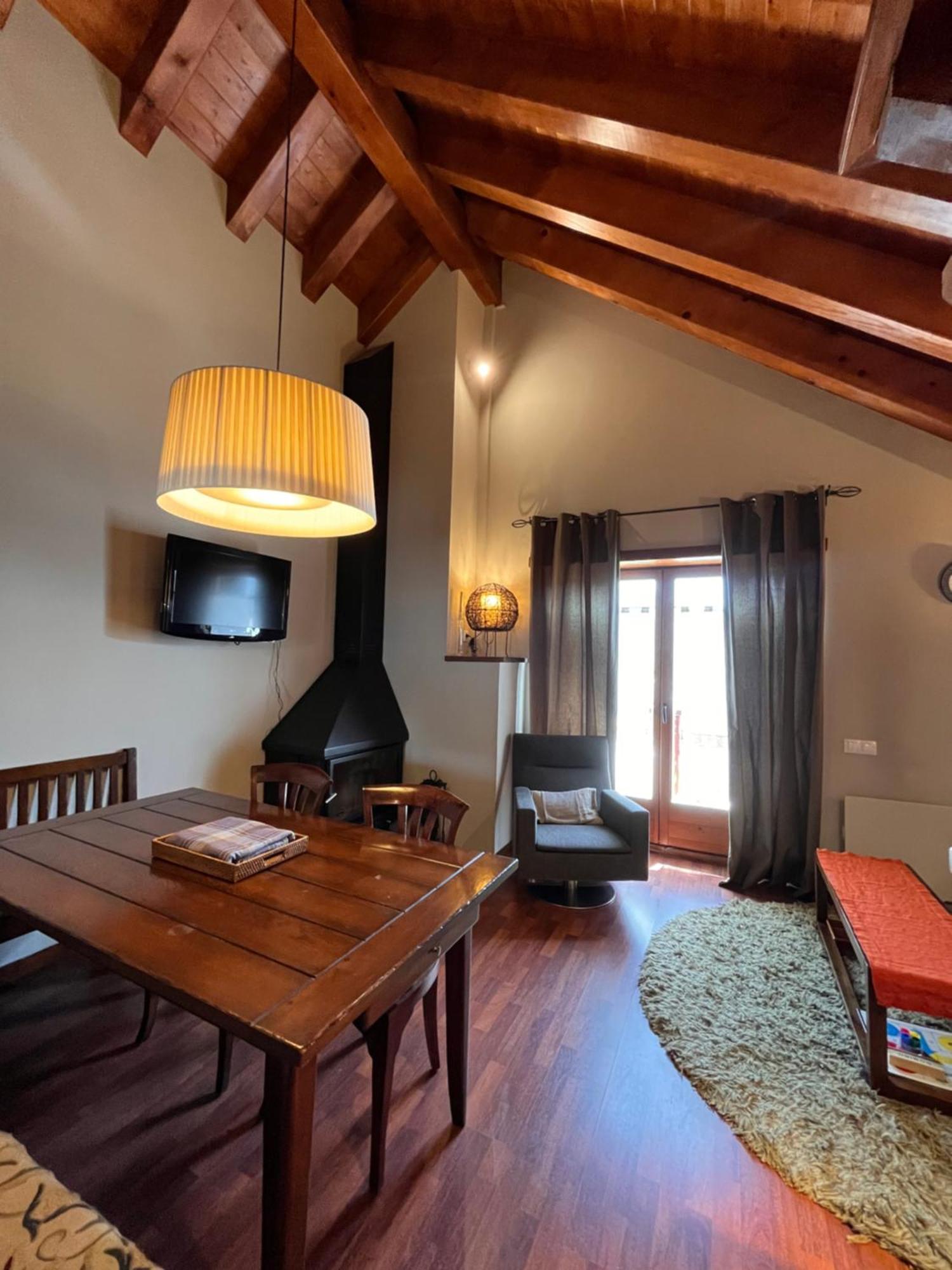 Luxury House Valencia D'Aneu Apartment Bagian luar foto
